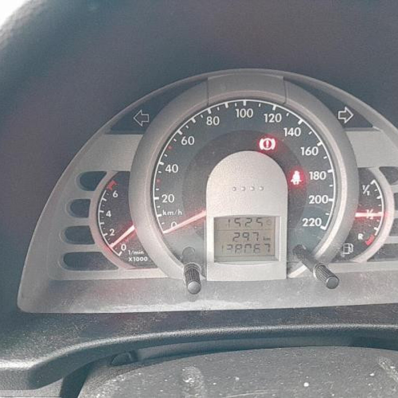 Feu arriere principal gauche (feux) VOLKSWAGEN FOX Photo n°12