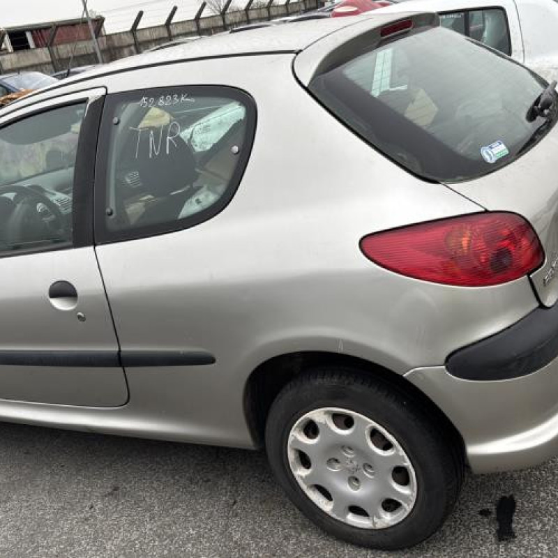 Aile avant droit PEUGEOT 206 Photo n°11
