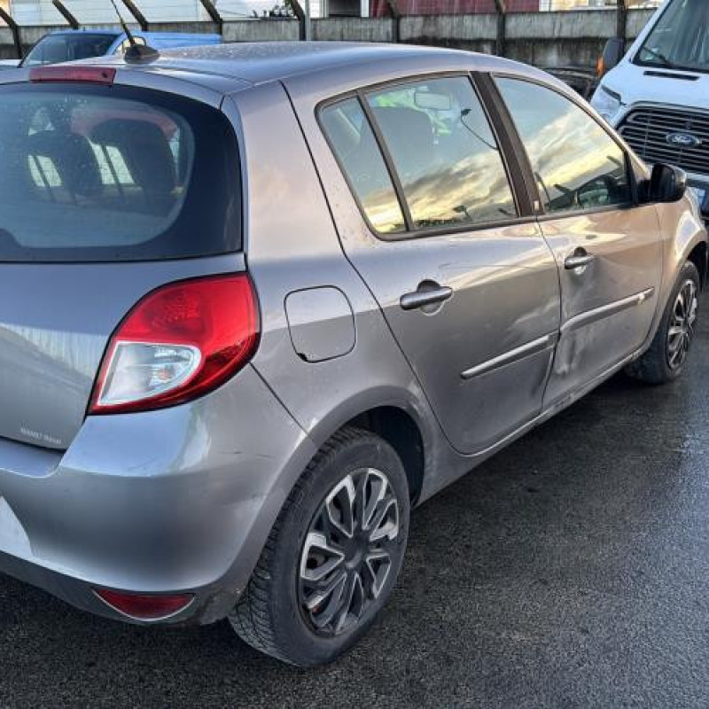 Aile avant droit RENAULT CLIO 3 Photo n°8