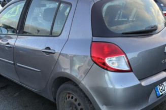 Aile avant droit RENAULT CLIO 3