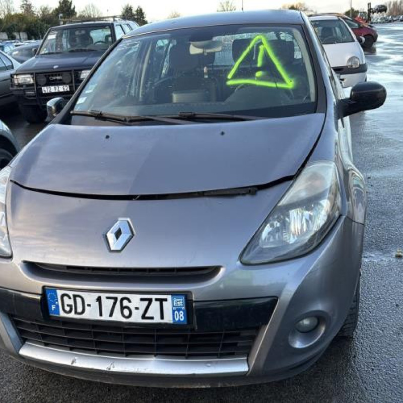 Aile avant droit RENAULT CLIO 3 Photo n°13