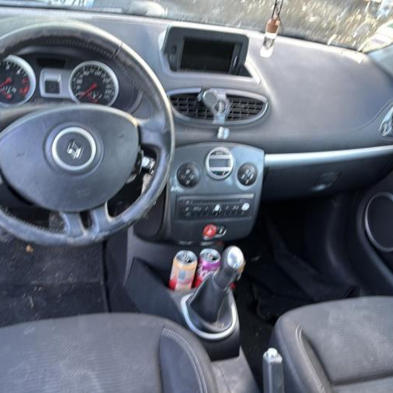 Aile avant droit RENAULT CLIO 3 Photo n°17