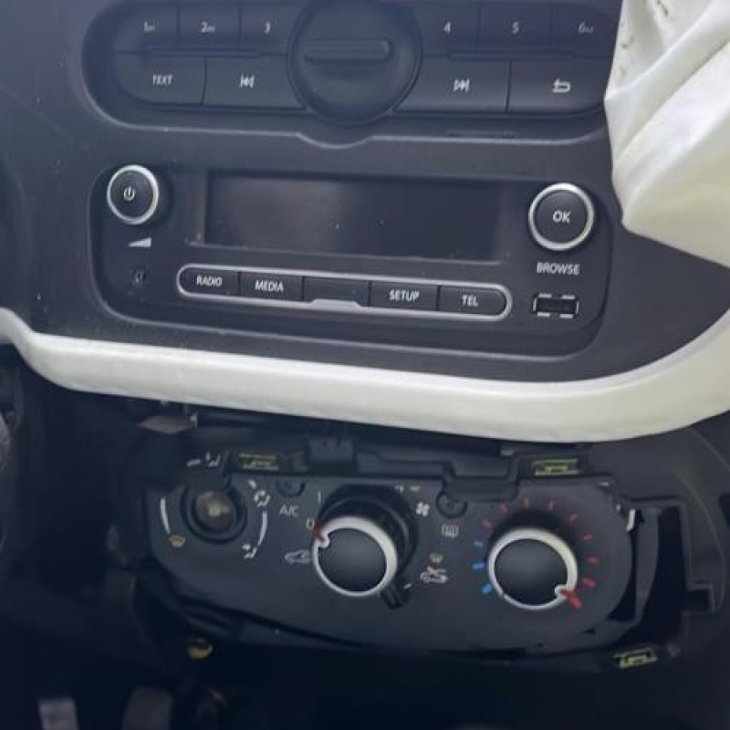 Feu arriere principal gauche (feux) RENAULT TWINGO 3 Photo n°14