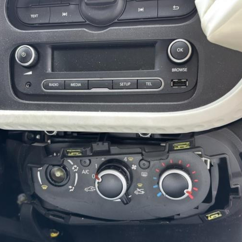 Feu arriere principal gauche (feux) RENAULT TWINGO 3 Photo n°15