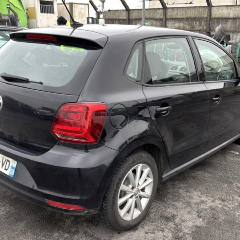 Feu arriere principal gauche (feux) VOLKSWAGEN POLO 5 Photo n°8