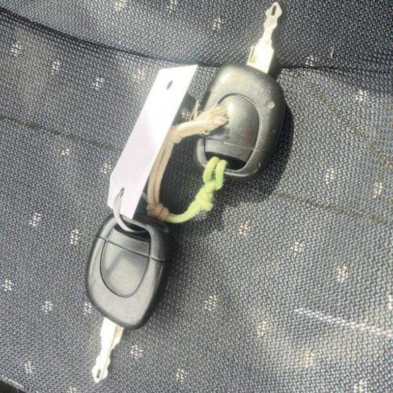 Vitre avant droit RENAULT CLIO 2 Photo n°11