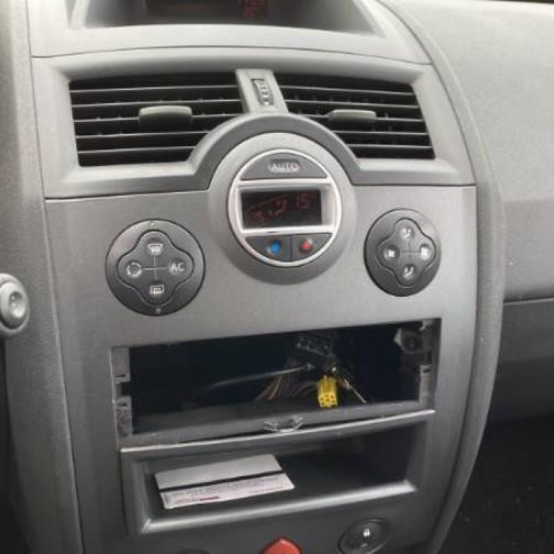 Leve vitre electrique avant gauche RENAULT MEGANE 2 Photo n°17