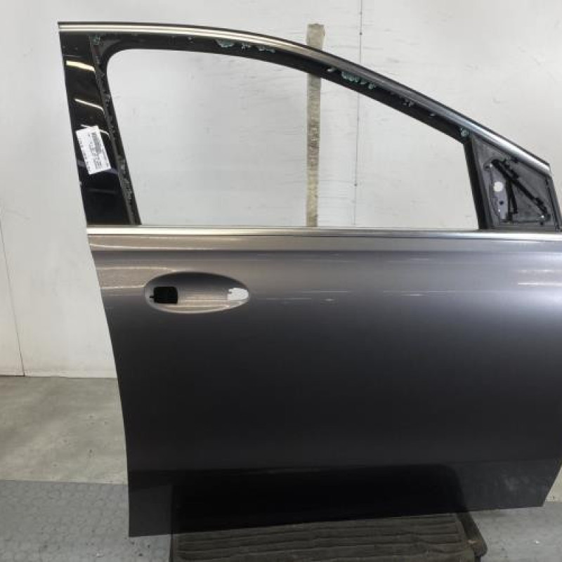 Porte avant droit MERCEDES CLASSE B 247 Photo n°1