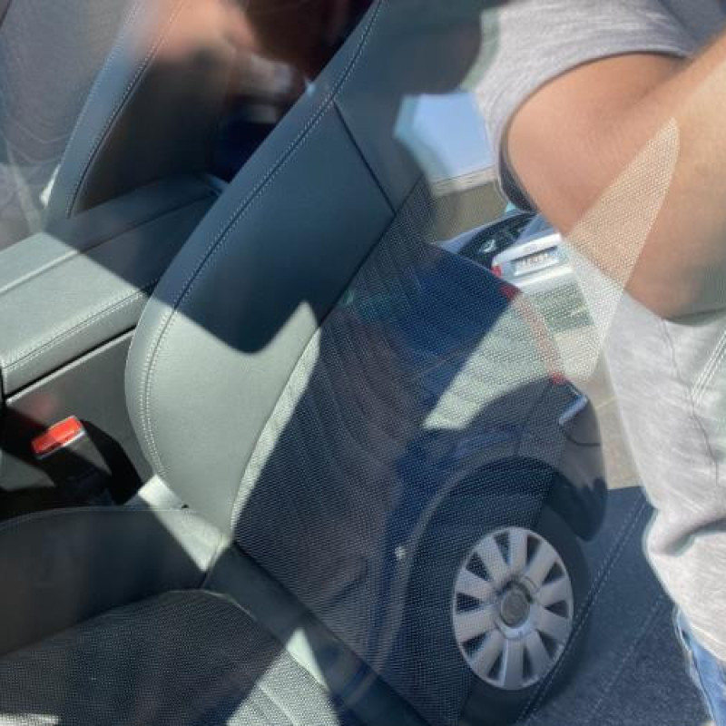 Porte avant droit MERCEDES CLASSE B 247 Photo n°15