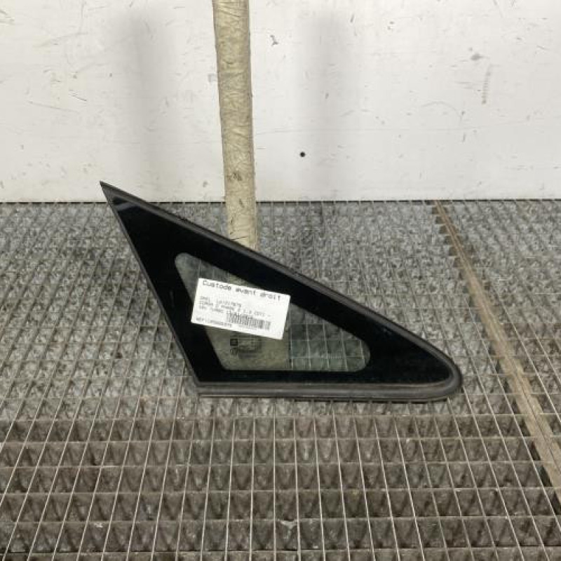 Custode avant droit OPEL CORSA D Photo n°1