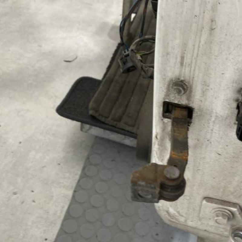 Porte avant gauche OPEL CORSA D Photo n°5