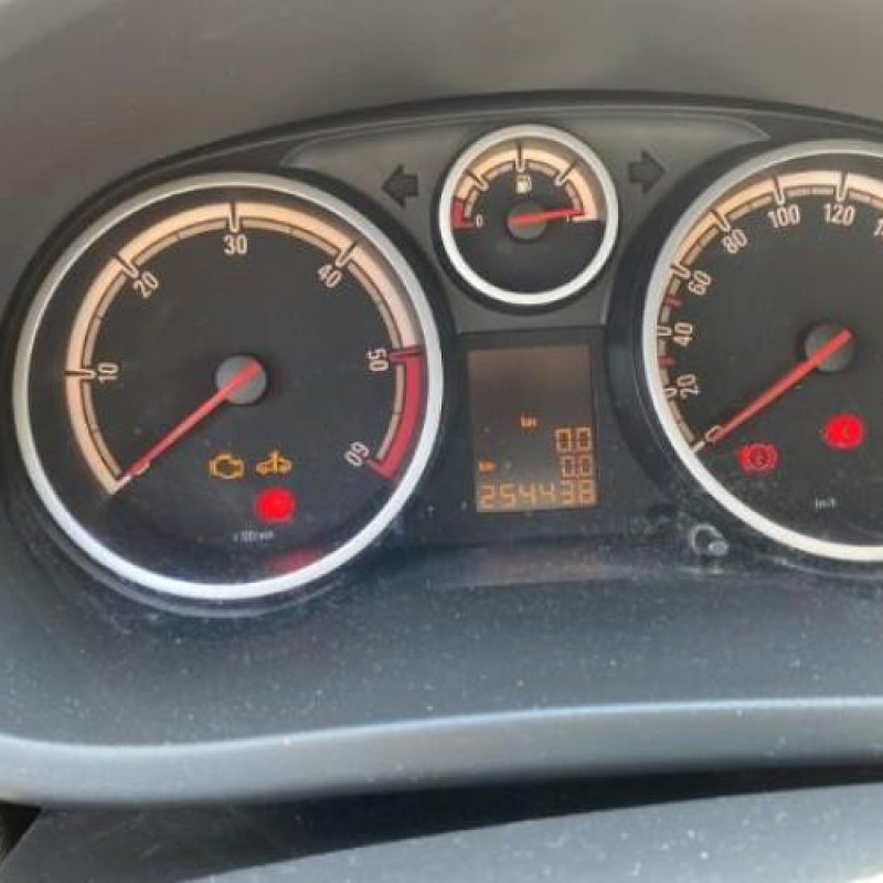 Porte avant gauche OPEL CORSA D Photo n°15