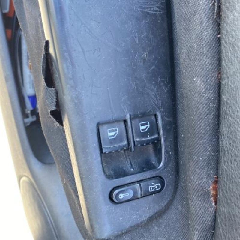 Vitre avant droit VOLKSWAGEN GOLF 4 Photo n°14