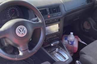 Vitre avant droit VOLKSWAGEN GOLF 4