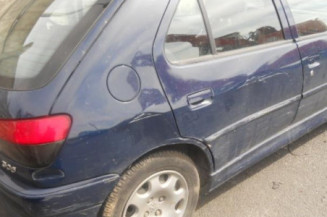Poignee interieur avant droit PEUGEOT 306