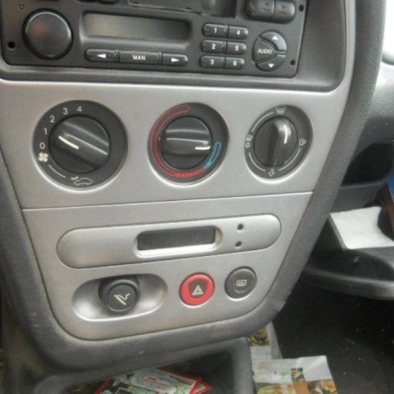 Poignee interieur avant droit PEUGEOT 306 Photo n°10