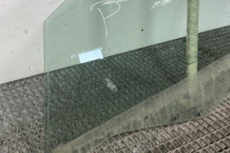 Vitre avant gauche RENAULT CLIO 4