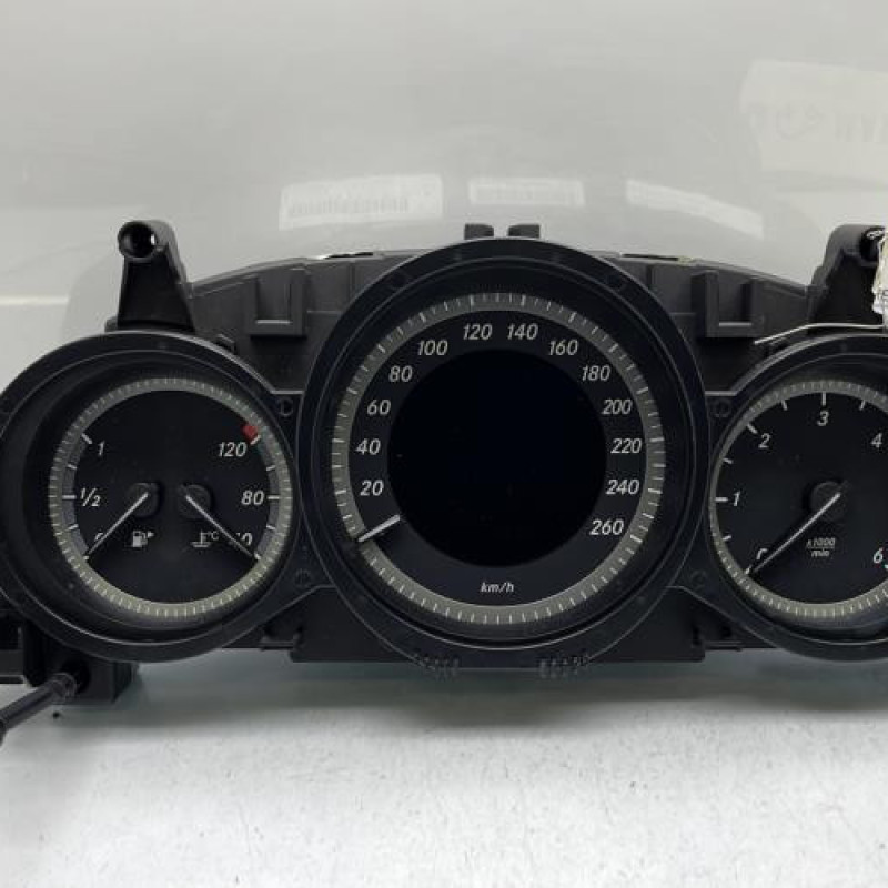 Compteur MERCEDES CLASSE C 204 Photo n°1
