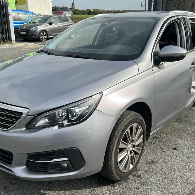 PEUGEOT 308 2 SW PHASE 2 BREAK 1.2 PURETECH - 12V TURBO Photo n°1