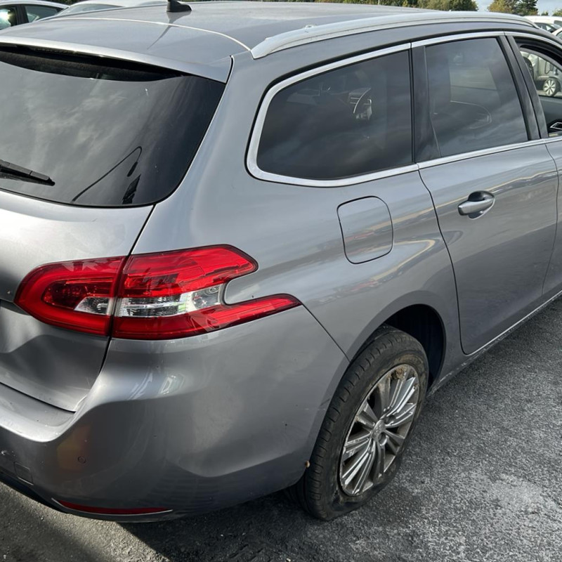 PEUGEOT 308 2 SW PHASE 2 BREAK 1.2 PURETECH - 12V TURBO Photo n°4