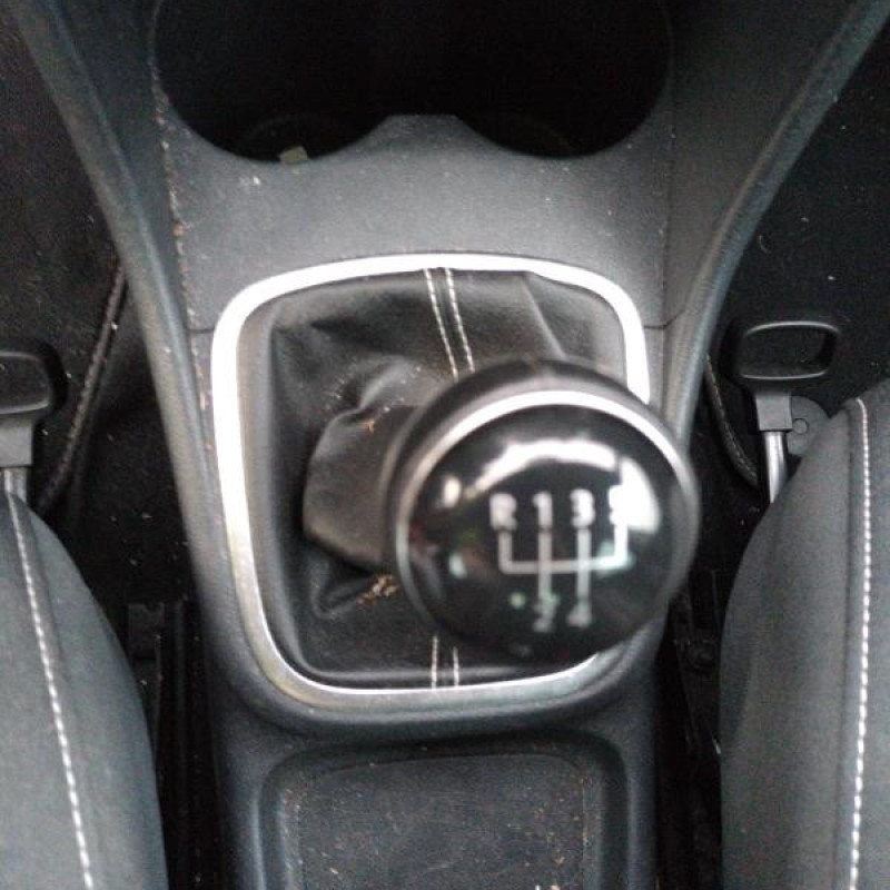 VOLKSWAGEN POLO 5 PHASE 1 1.6 TDI - 16V TURBO Photo n°2