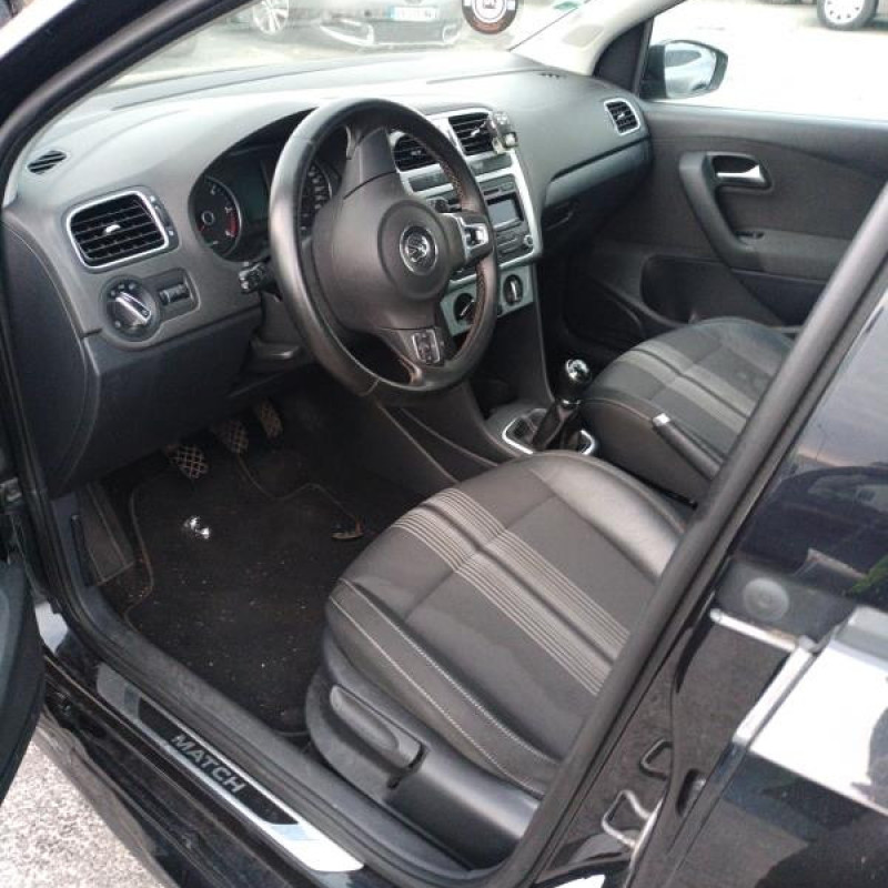 VOLKSWAGEN POLO 5 PHASE 1 1.6 TDI - 16V TURBO Photo n°3