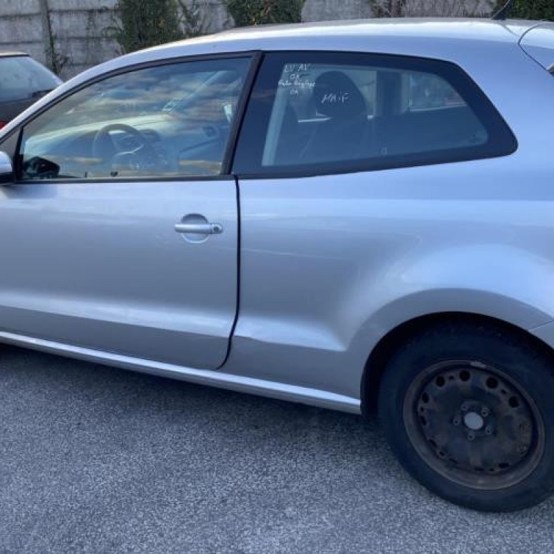 Actionneur verrou trappe d'essence VOLKSWAGEN POLO 5 Photo n°8