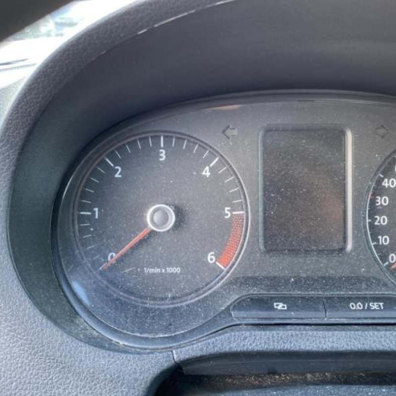 Actionneur verrou trappe d'essence VOLKSWAGEN POLO 5 Photo n°9