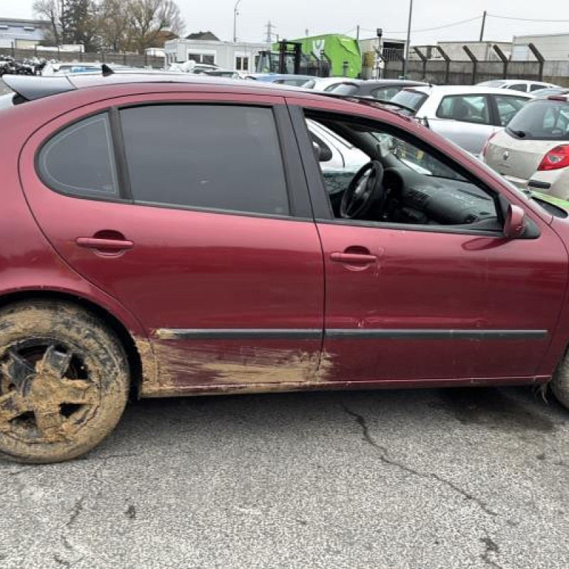 Pare choc arriere SEAT LEON 1 Photo n°13