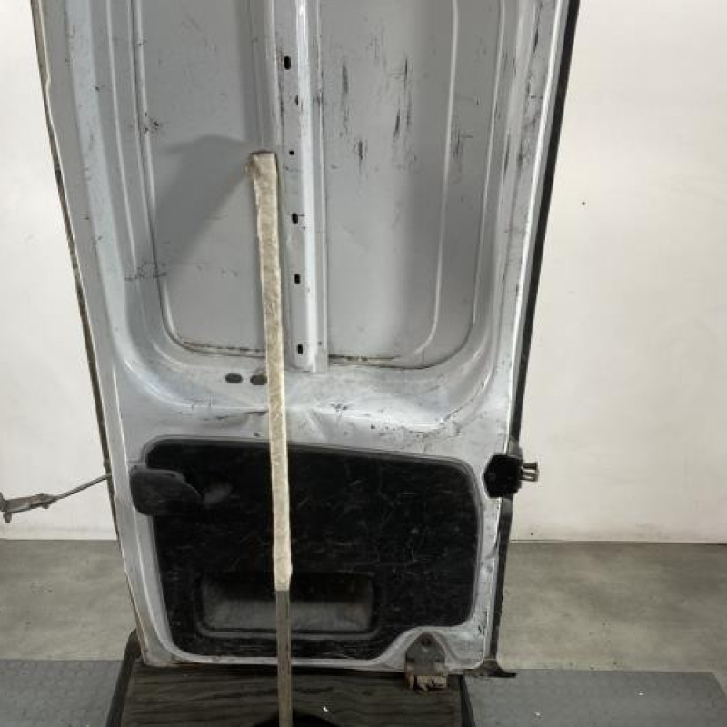 Porte de coffre droit RENAULT TRAFIC 3 COURT Photo n°9