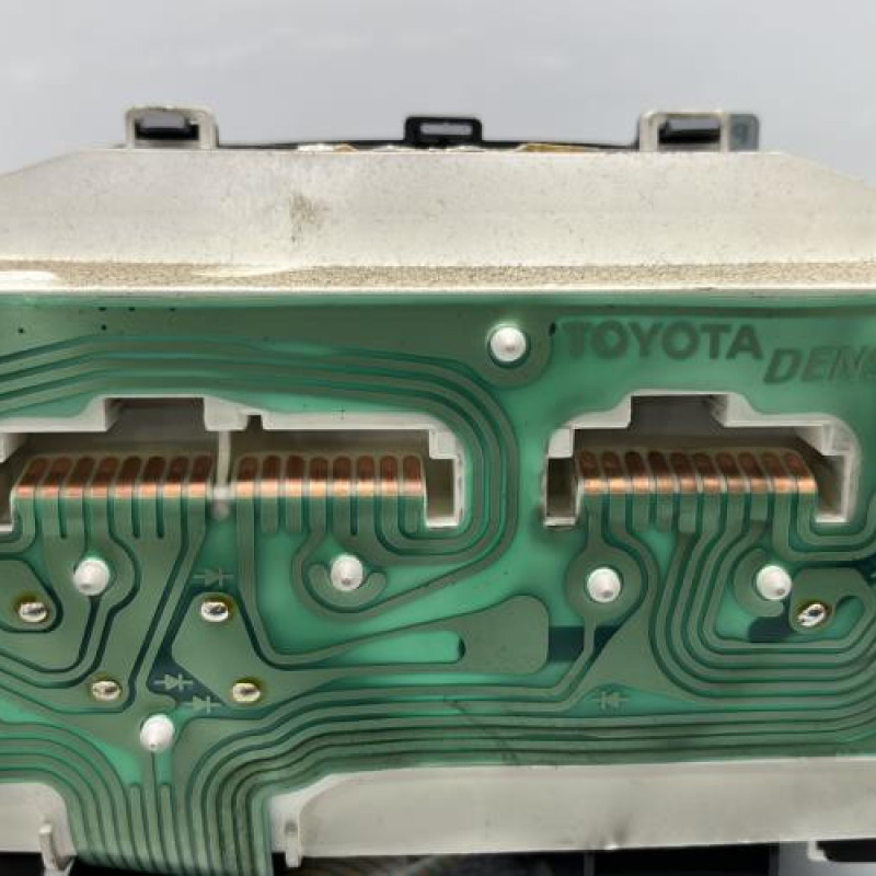 Compteur TOYOTA YARIS 1 Photo n°5