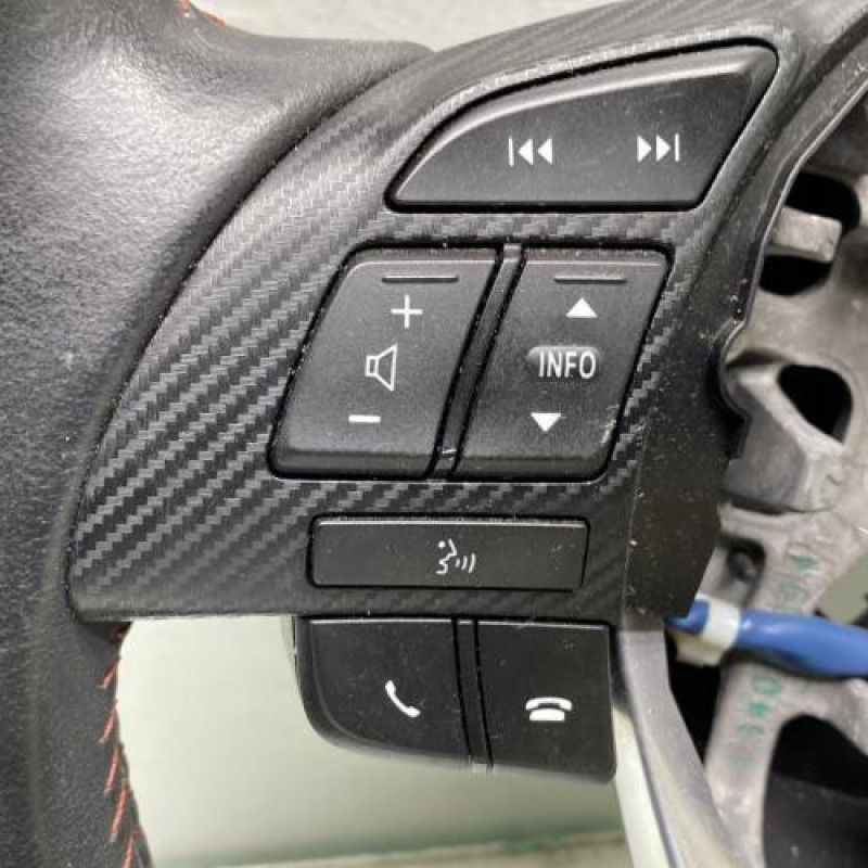 Volant MAZDA 3 3 Photo n°4