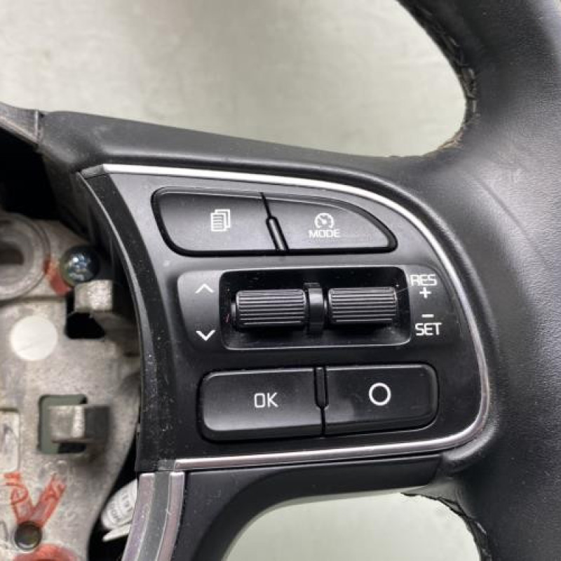 Volant KIA SPORTAGE 4 Photo n°3