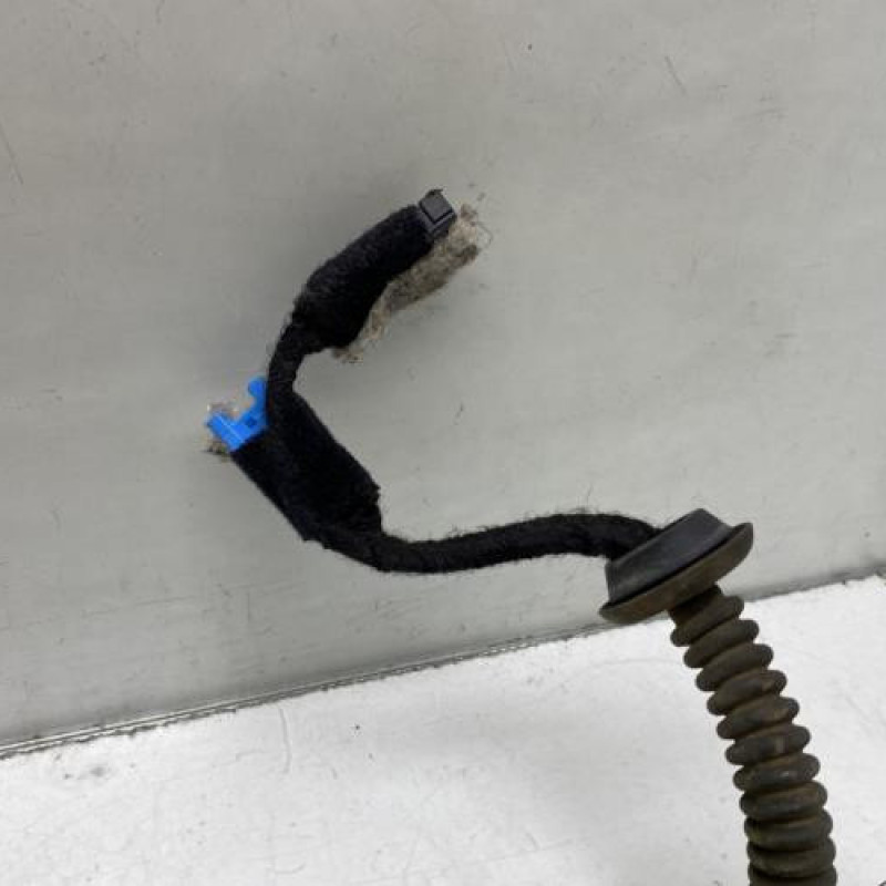 Verin de coffre BMW SERIE 2 F45 ACTIVE Photo n°3