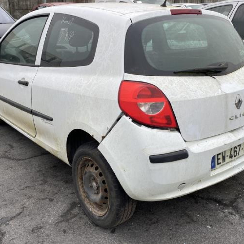Aile avant droit RENAULT CLIO 3 Photo n°8