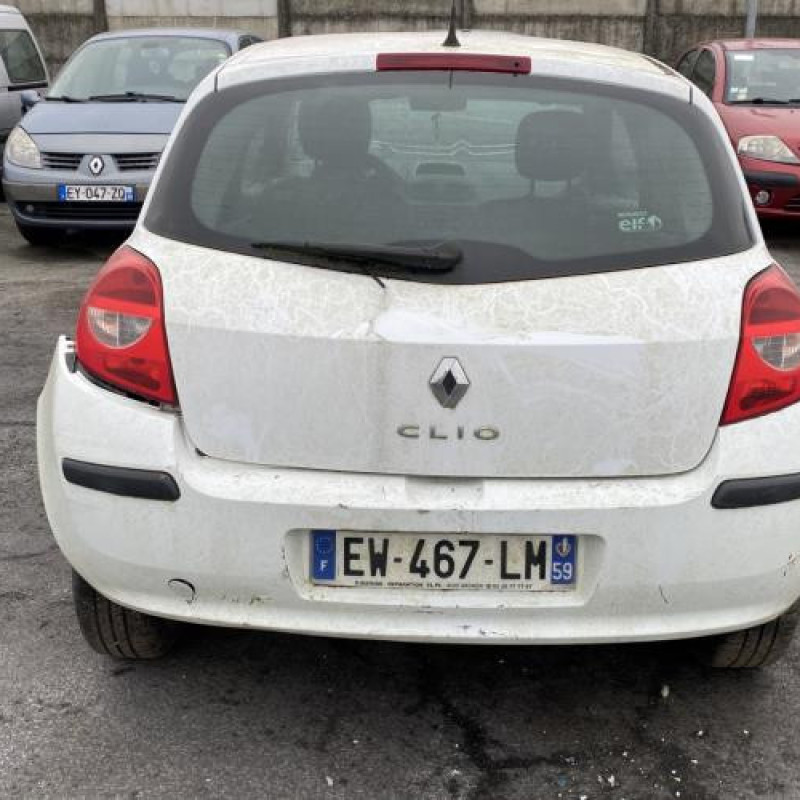 Aile avant droit RENAULT CLIO 3 Photo n°9