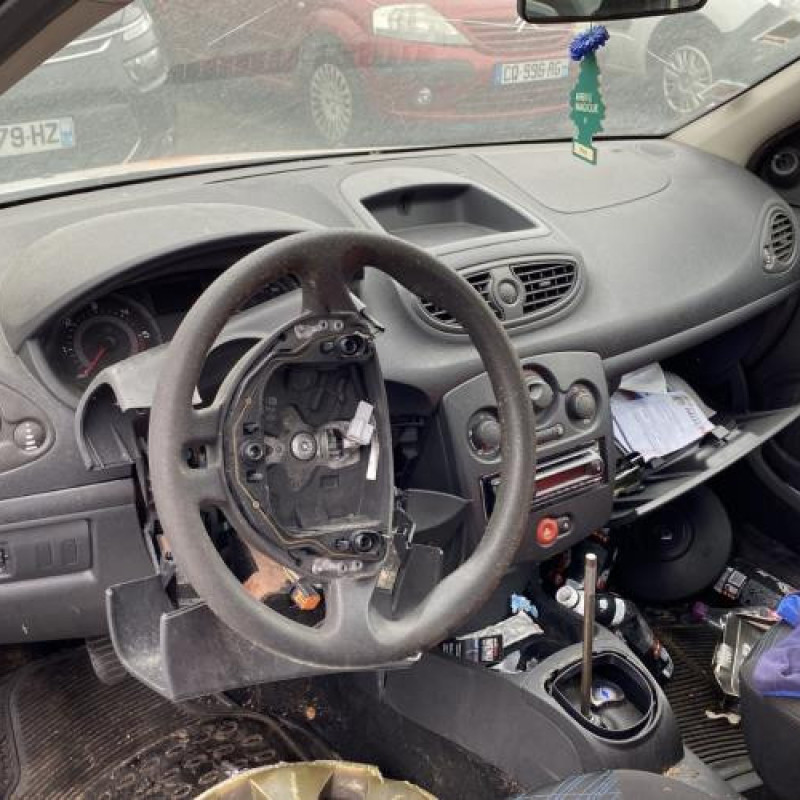 Aile avant droit RENAULT CLIO 3 Photo n°16
