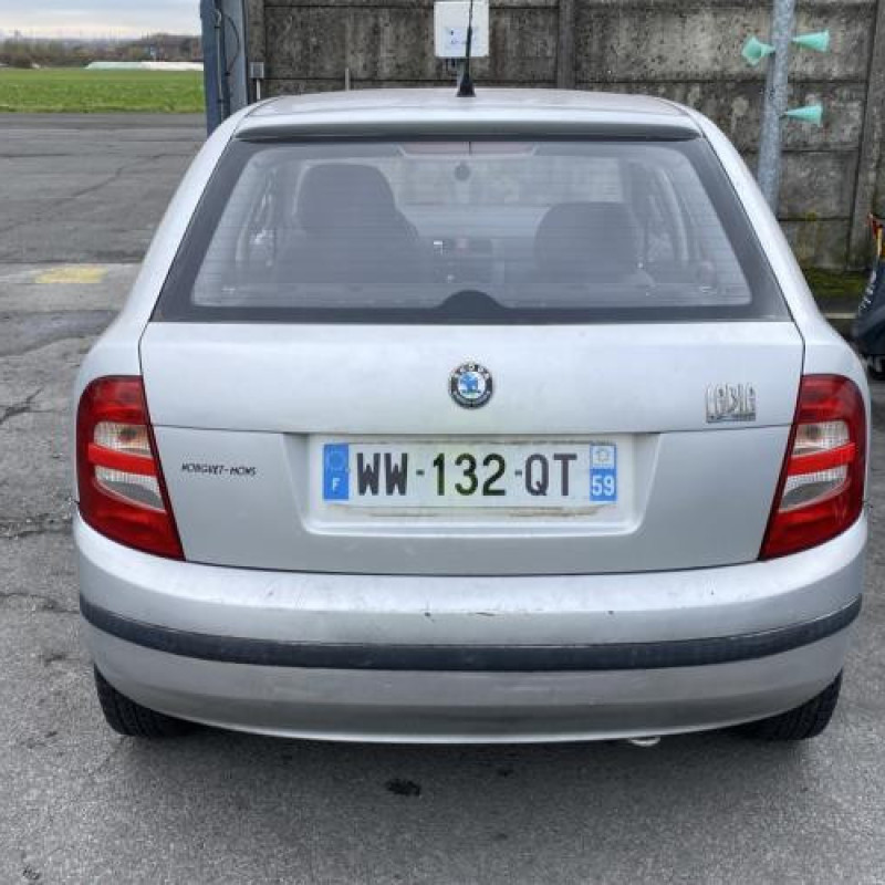 Aile avant droit SKODA FABIA 1 Photo n°9