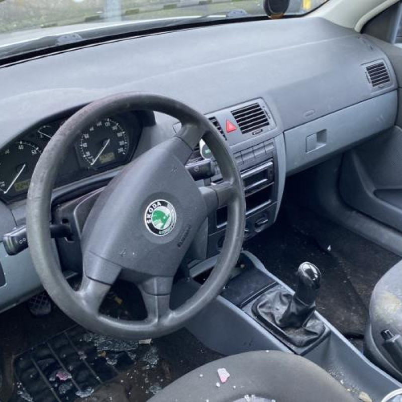 Aile avant droit SKODA FABIA 1 Photo n°15