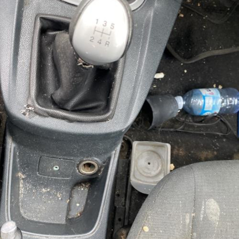 Trappe d'essence FORD FIESTA 6 Photo n°19