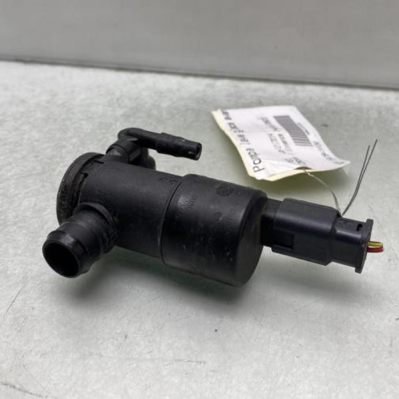 Pompe lave glace avant OPEL CORSA F Photo n°1