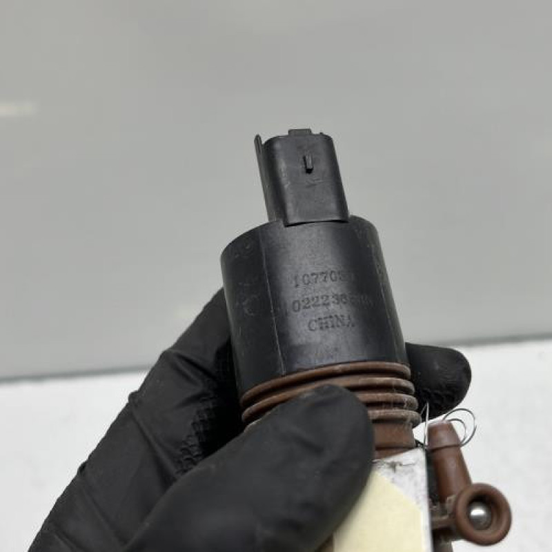 Pompe lave glace avant RENAULT ARKANA Photo n°5