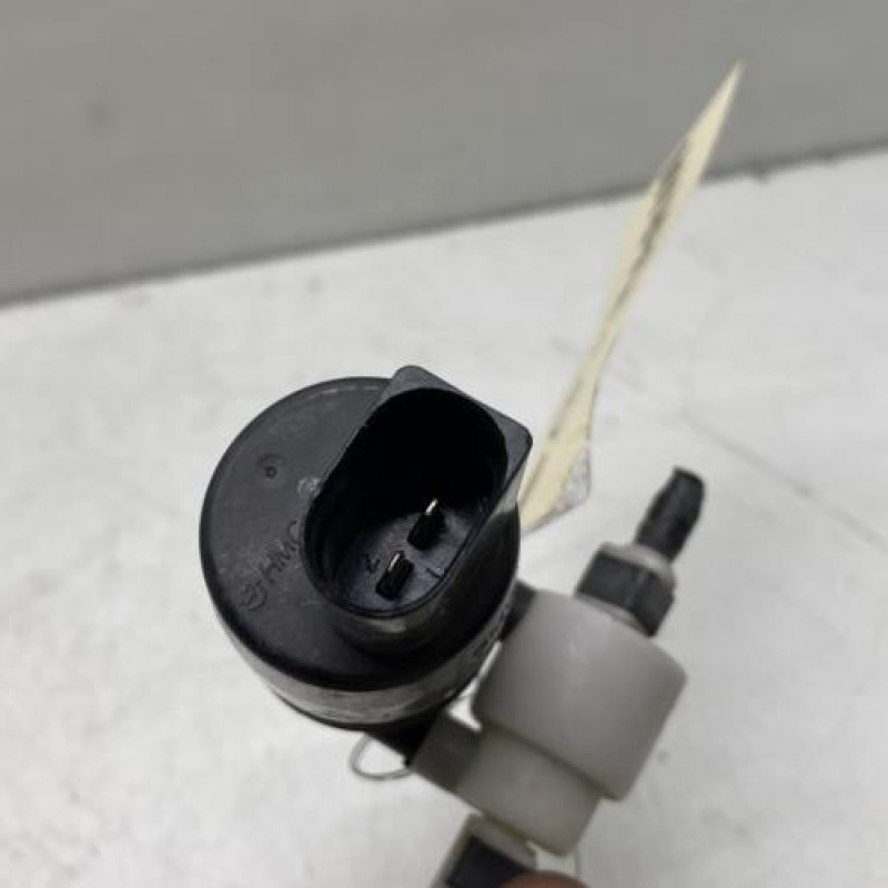 Pompe lave glace avant BMW SERIE 2 F45 ACTIVE Photo n°4