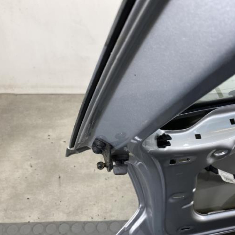 Malle/Hayon arriere VOLKSWAGEN POLO 5 Photo n°8