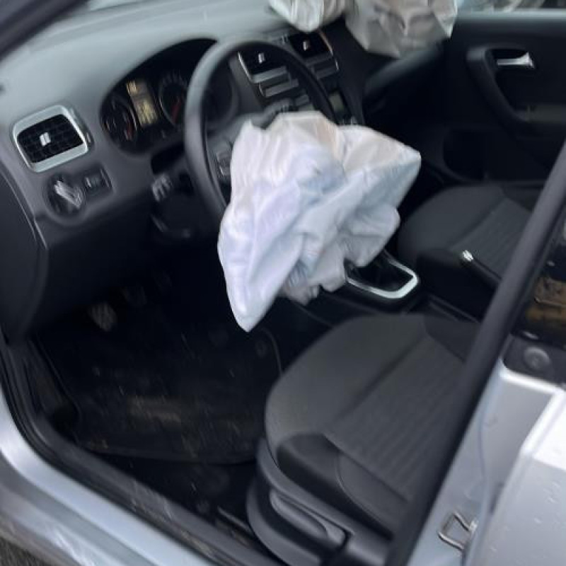 Malle/Hayon arriere VOLKSWAGEN POLO 5 Photo n°17