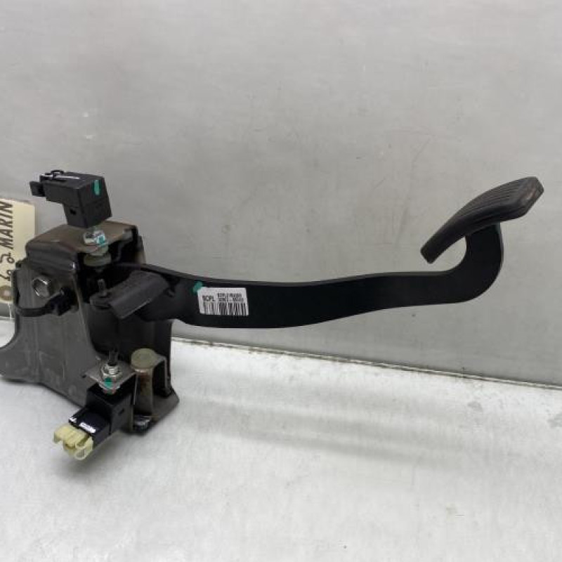 Pedale d'embrayage HYUNDAI I 10 2 Photo n°1