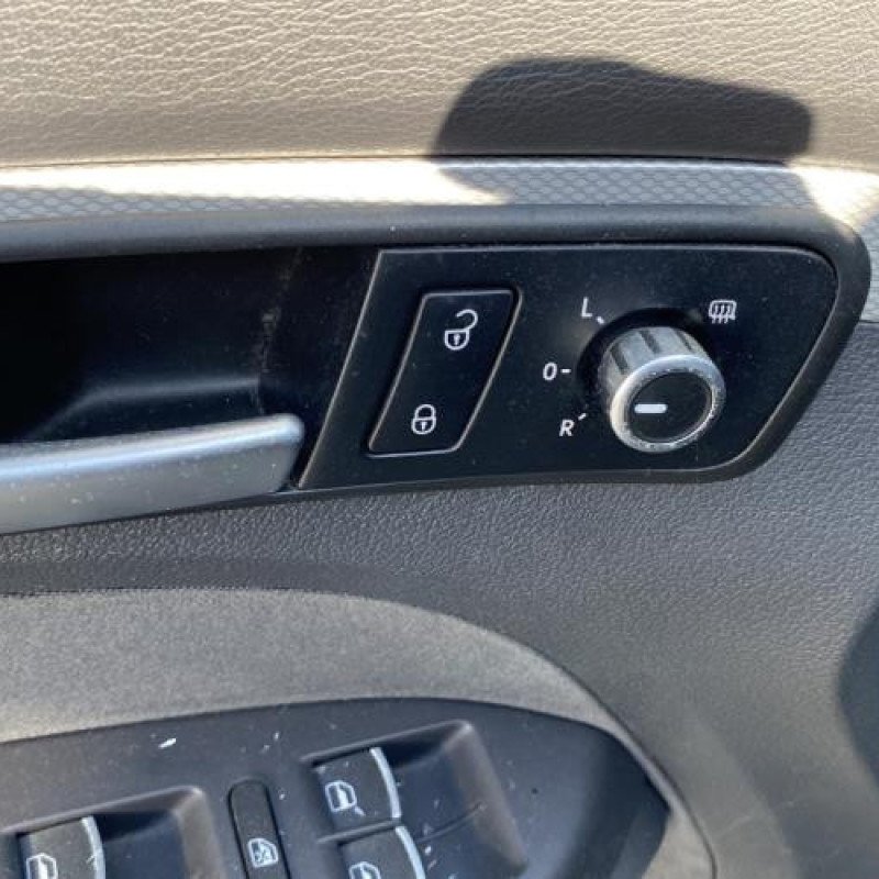Vitre arriere droit VOLKSWAGEN TOURAN 2 Photo n°14