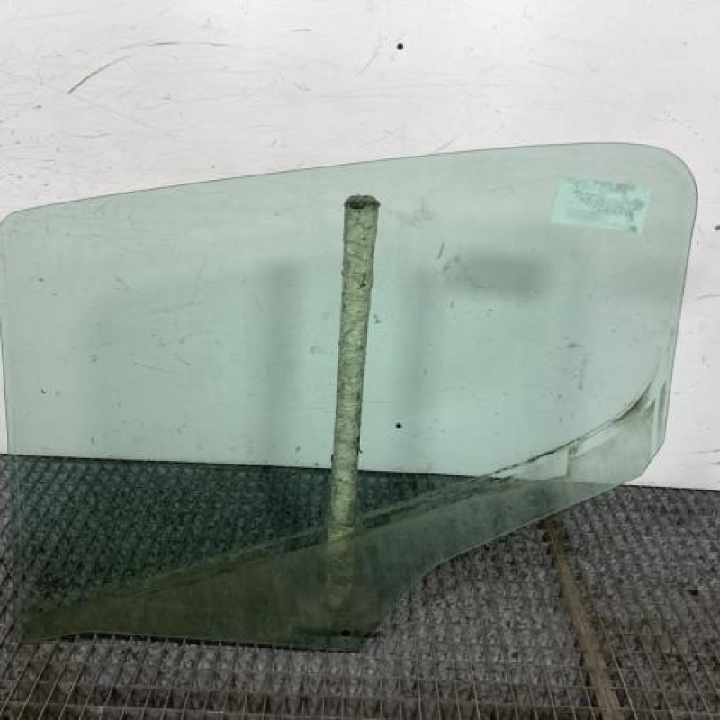 Vitre arriere droit PEUGEOT 308 1 Photo n°4