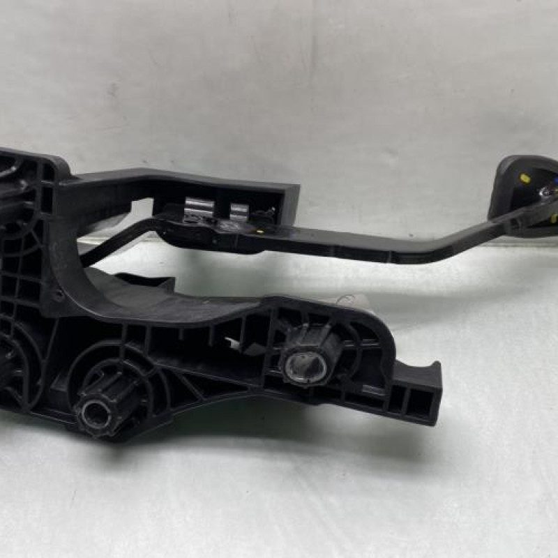 Pedale de frein RENAULT CLIO 5 Photo n°4