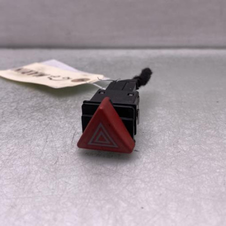 Bouton de warning AUDI A3 2 Photo n°1